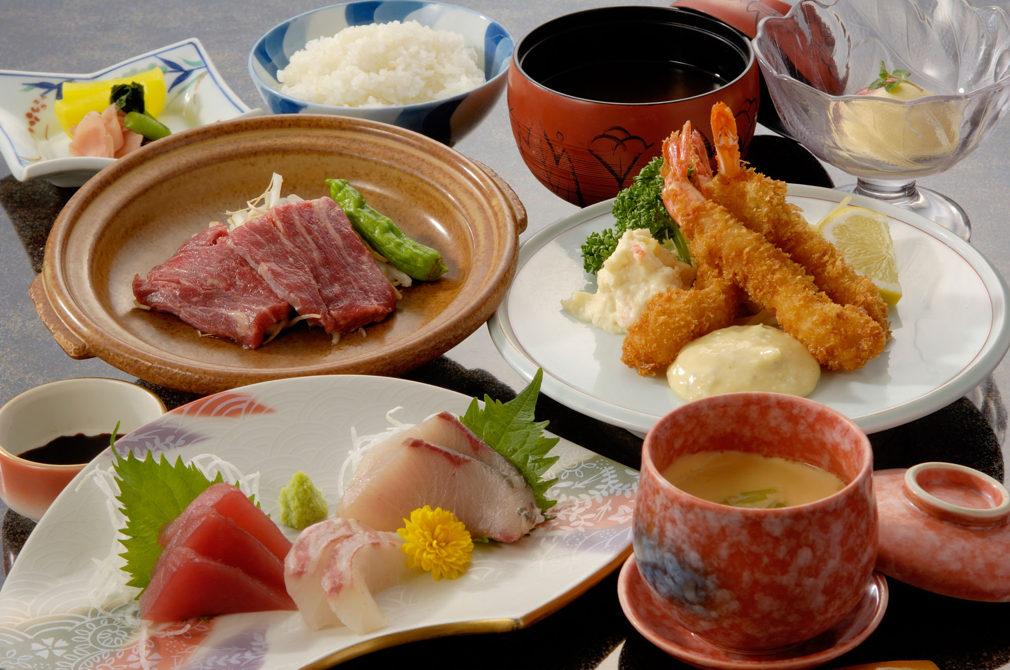 伊勢志摩で旅館をお探しなら志摩市の名代的矢かき料理 旅館いかだ荘山上